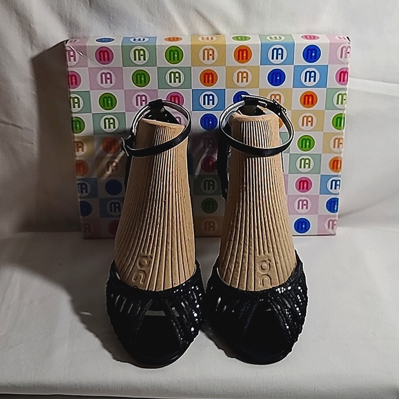 MICHAEL ANTONIO • ROSIE BLK 6 - Picture 2 of 11